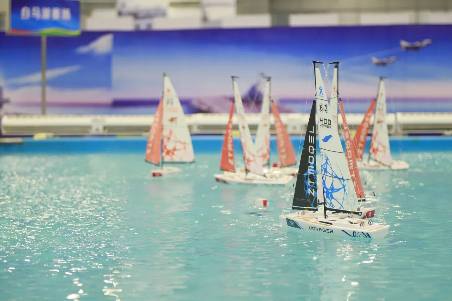 Playsteam Voyager 280 Motor-Power RC Sailboat - 14 in, Green